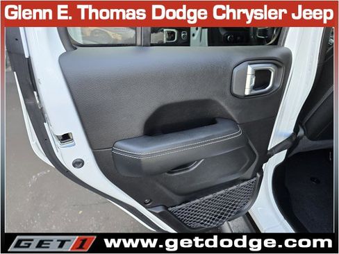 Used 2023 Jeep Wrangler Sahara image 27