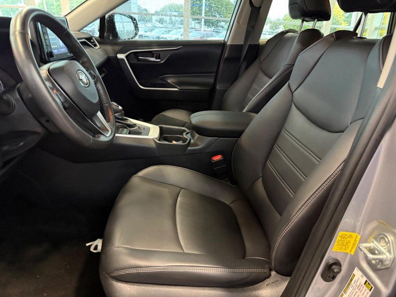 Used 2021 Toyota RAV4 XLE Premium AWD/4WD image 15