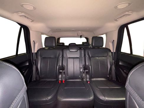 Used 2024 Ford Expedition XLT image 23