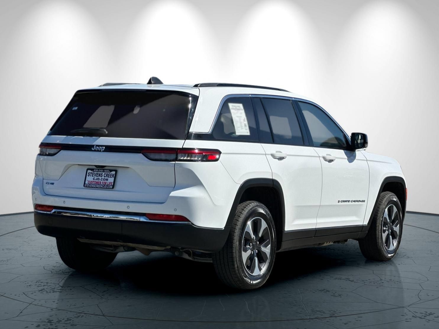 Used 2024 Jeep Grand Cherokee Limited 4xe AWD/4WD image 4