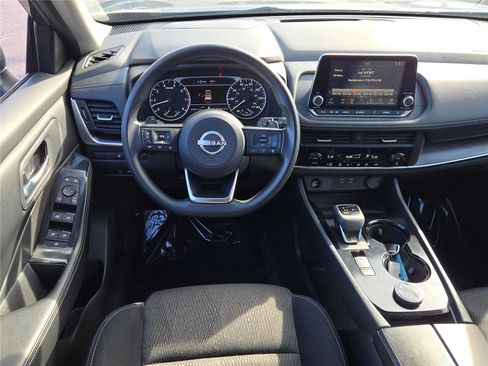 Used 2024 Nissan Rogue SV image 20