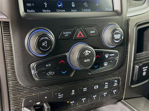 Used 2018 RAM 3500 Laramie Longhorn image 15