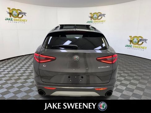Used 2023 Alfa Romeo Stelvio Ti image 9