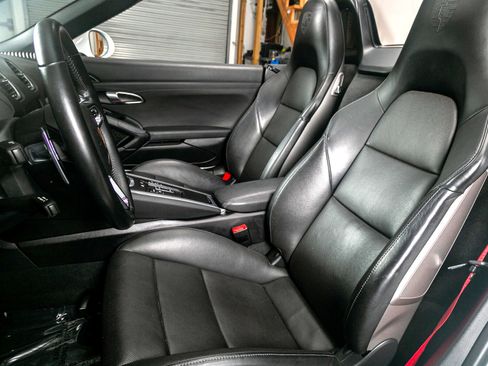 Used 2018 Porsche 718 Boxster S image 4