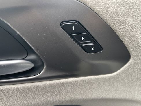 Used 2024 Chrysler Pacifica Touring-L image 52