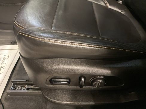 Certified 2021 Chevrolet Traverse LT w/ LT Premium Package image 30