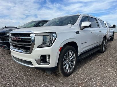 Used 2022 GMC Yukon XL SLT w/ SLT Premium Package