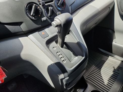 Used 2020 Nissan NV200 SV w/ Sliding Glass Door Package image 16