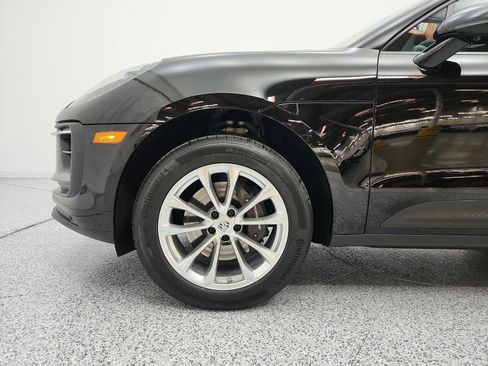 Used 2023 Porsche Macan AWD/4WD image 22