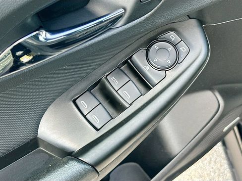 Used 2021 Chevrolet TrailBlazer RS w/ Technology Package FWD image 17