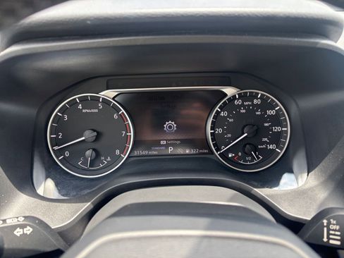 Used 2025 Nissan Rogue SV FWD image 42
