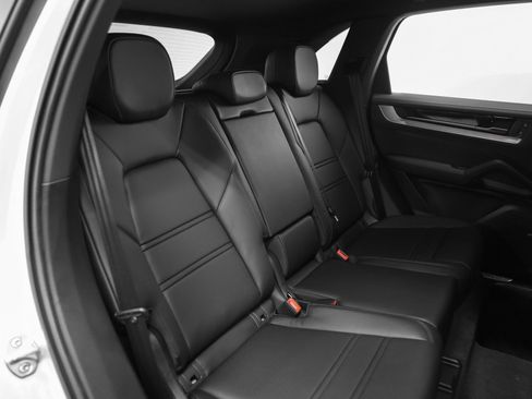 Certified 2026 Porsche Cayenne E-Hybrid AWD/4WD image 27