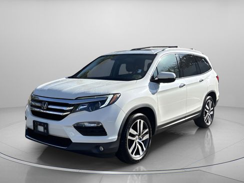 Used 2017 Honda Pilot Touring image 2