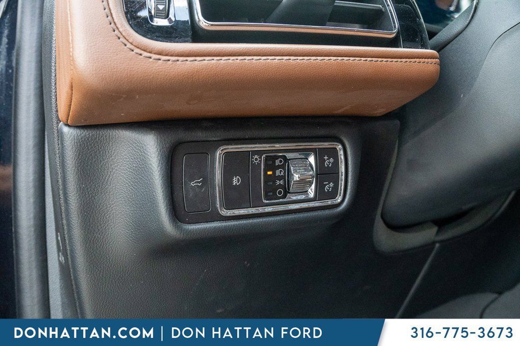 Used 2023 Lincoln Aviator Reserve w/ Equipment Group 201A AWD/4WD image 17