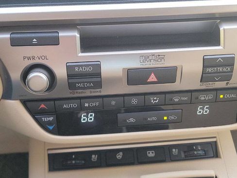 Used 2013 Lexus ES 300h image 35