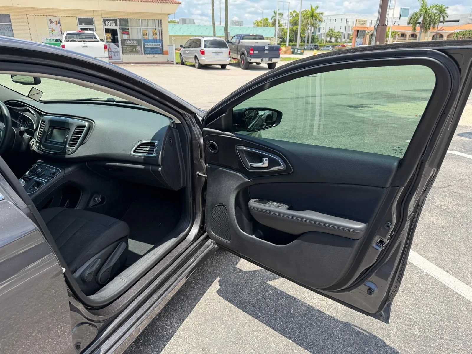 Used 2015 Chrysler 200 Limited w/ Convenience Group FWD image 18
