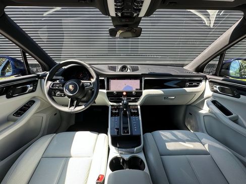 Used 2026 Porsche Macan AWD/4WD image 6