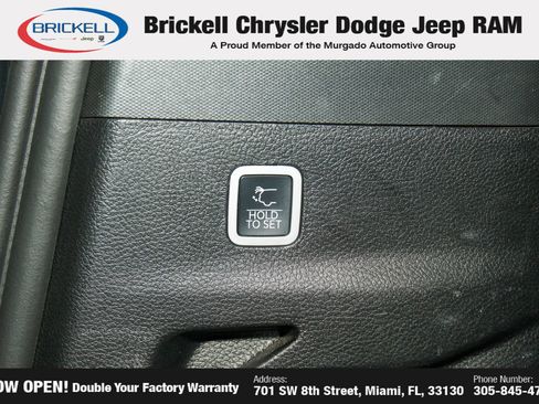 Used 2024 Jeep Wagoneer L Series II RWD image 11