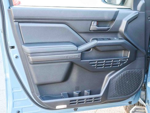 Used 2025 Toyota 4Runner TRD Off-Road image 21