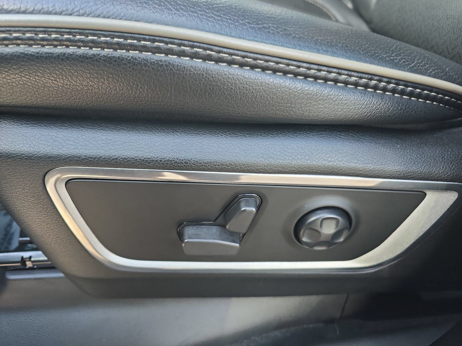Used 2021 RAM 1500 Laramie AWD/4WD image 29