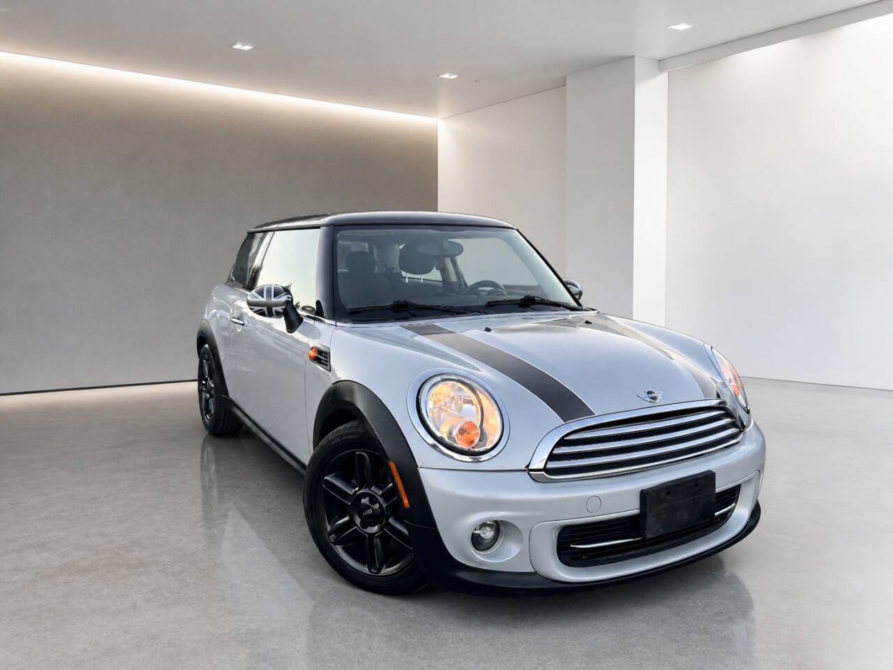 Used 2011 MINI Cooper Hardtop FWD image 1