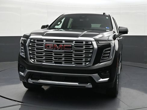 Used 2025 GMC Yukon Denali AWD/4WD image 8