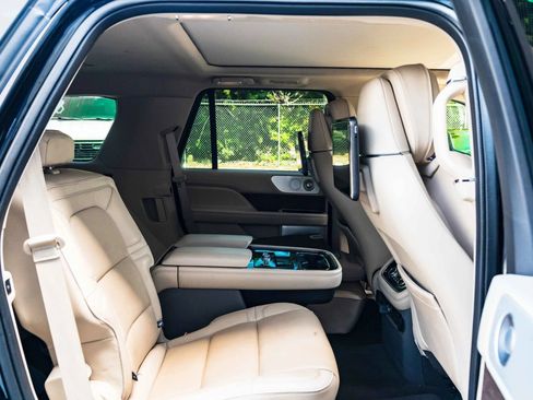 Used 2018 Lincoln Navigator Reserve w/ Technology Package AWD/4WD image 34