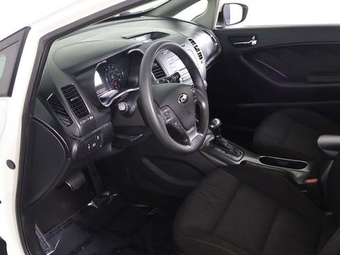 Used 2016 Kia Forte LX FWD image 16