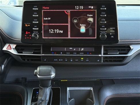 Used 2023 Toyota Sienna XSE w/ XSE Plus Package image 17