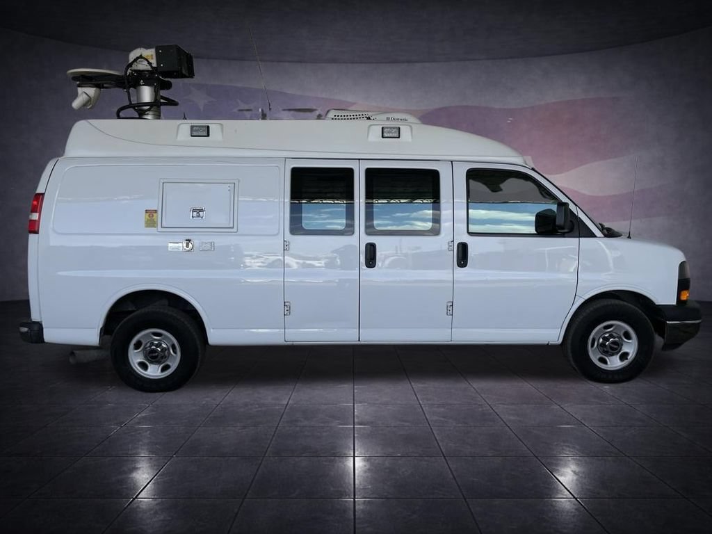 Used 2014 GMC Savana 3500 Extended RWD image 6