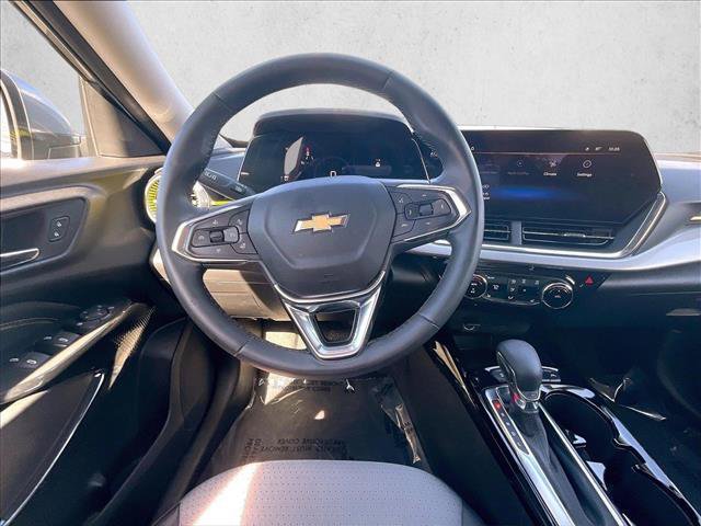Used 2025 Chevrolet Trax LT w/ Driver Confidence Package FWD image 5
