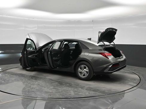 New 2026 Hyundai Elantra SE FWD image 42