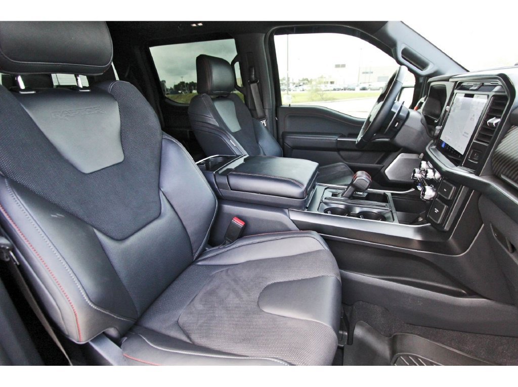 Used 2025 Ford F150 Raptor AWD/4WD image 39