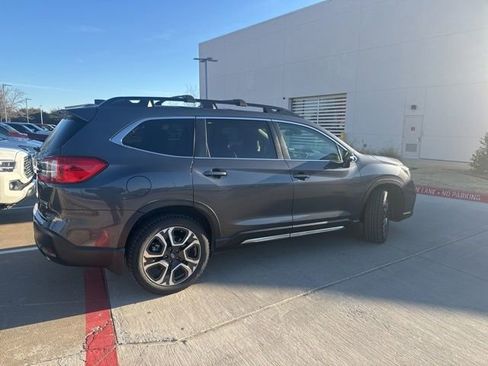 Used 2023 Subaru Ascent Limited image 3