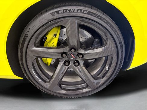 Used 2023 Chevrolet Corvette Z06 w/ Z07 Performance Package RWD image 7