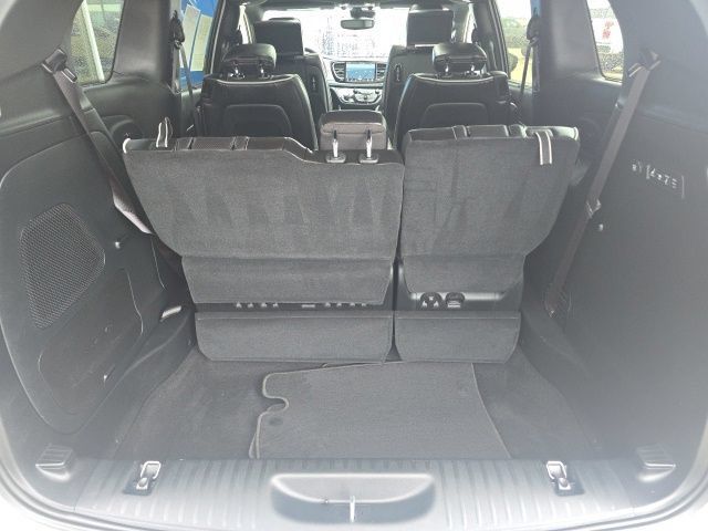 Used 2024 Chrysler Pacifica Limited w/ Uconnect Theater Family Group AWD/4WD image 10