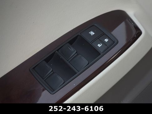 Used 2015 Lexus GX 460 w/ Premium Package image 29