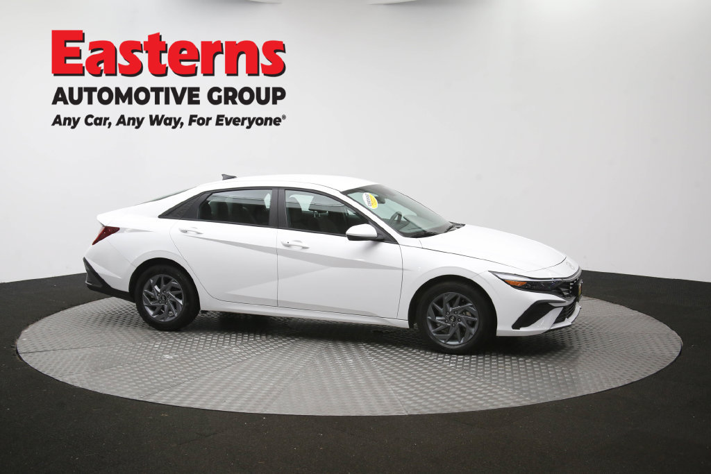 Used 2026 Hyundai Elantra Hybrid FWD image 48