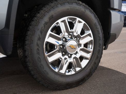 Used 2024 Chevrolet Silverado 2500 High Country w/ Z71 Off-Road Package image 31