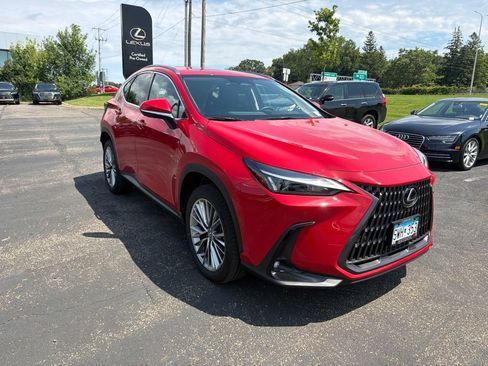 Used 2025 Lexus NX 350h AWD w/ Premium Package image 12