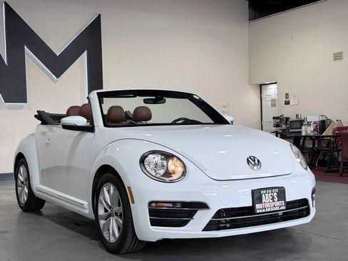 Used 2017 Volkswagen Beetle 1.8T Classic FWD image 5