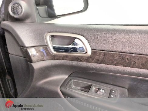 Used 2012 Jeep Grand Cherokee Laredo image 41