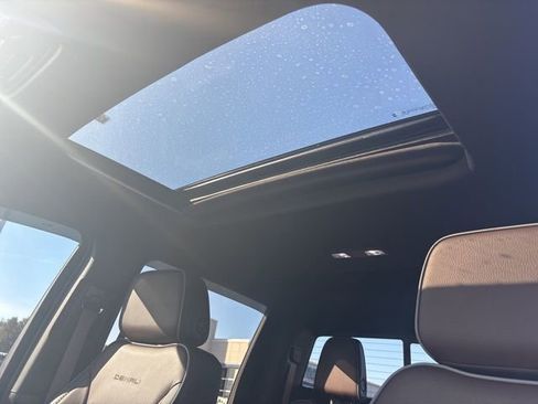 Used 2024 GMC Sierra 3500 Denali w/ Denali Reserve Package image 12