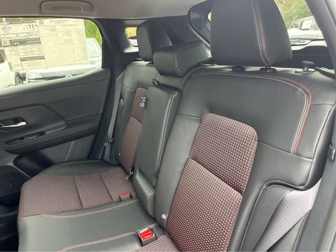 New 2025 Nissan Kicks SR FWD image 13