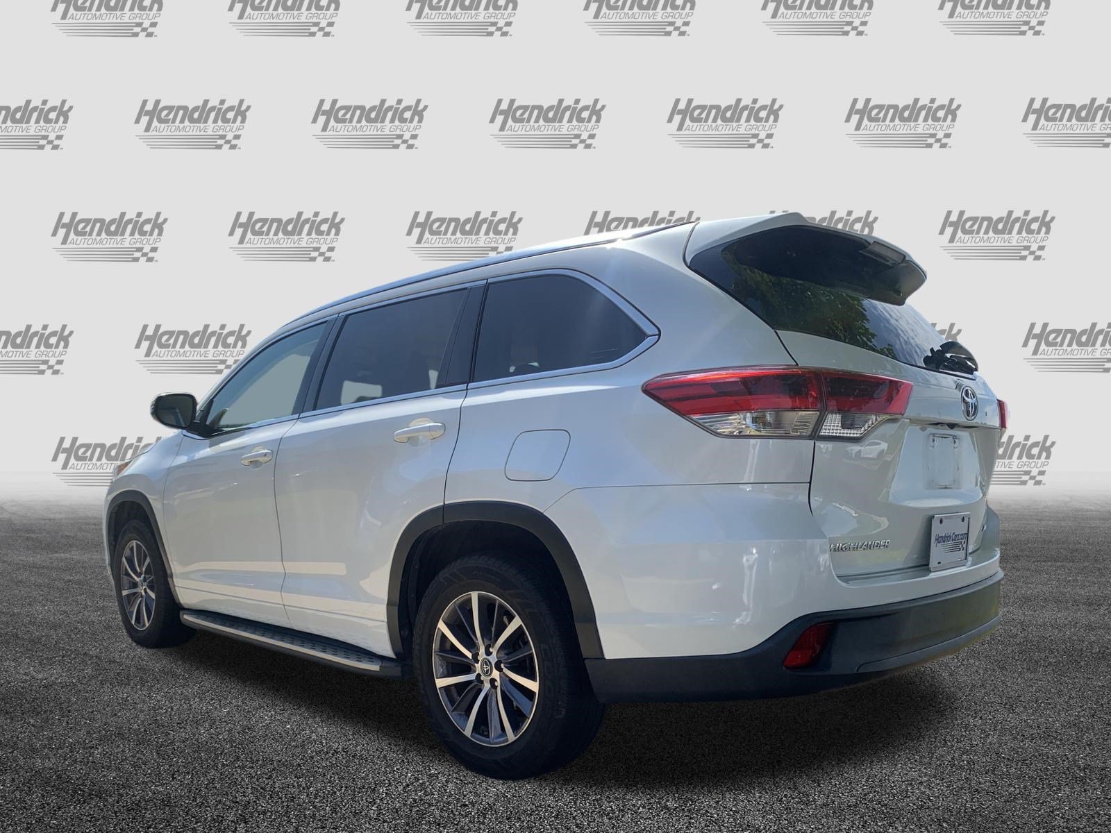 Used 2017 Toyota Highlander XLE FWD image 8