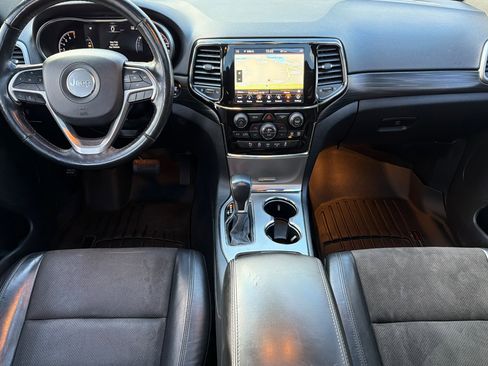 Used 2020 Jeep Grand Cherokee Altitude image 13