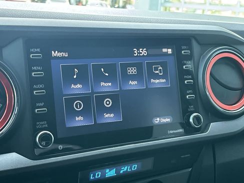 Used 2021 Toyota Tacoma TRD Off-Road image 17