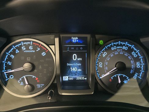 Used 2022 Toyota Tacoma TRD Off-Road AWD/4WD image 24