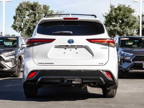 Used 2022 Toyota Highlander Bronze Edition image 8