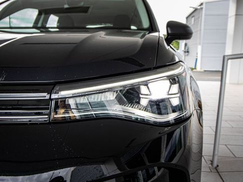 Certified 2025 Volkswagen Taos S image 6